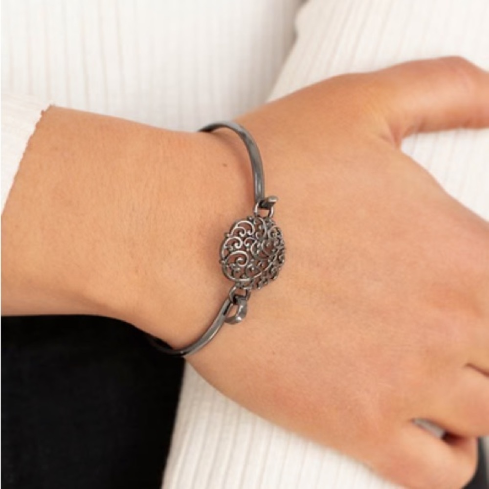 Filigree Fiesta - Black Bracelet